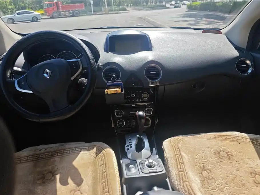Renault Koleos 2015 — фото 12