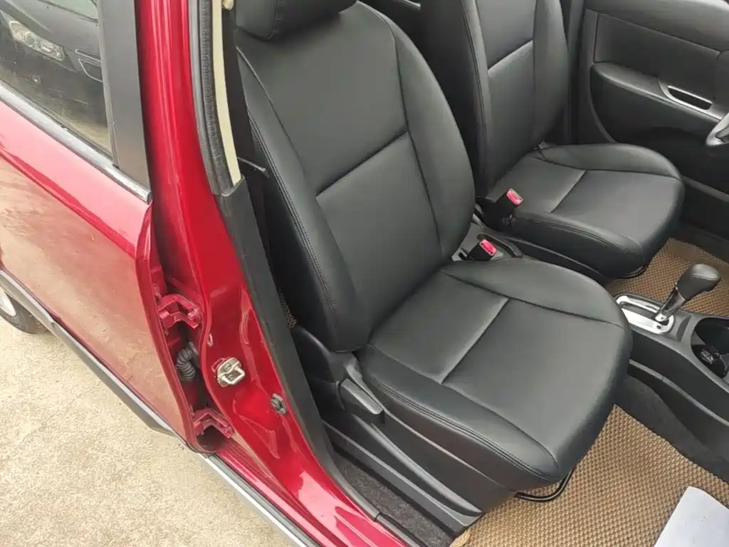 Nissan Livina 2015 — фото 25