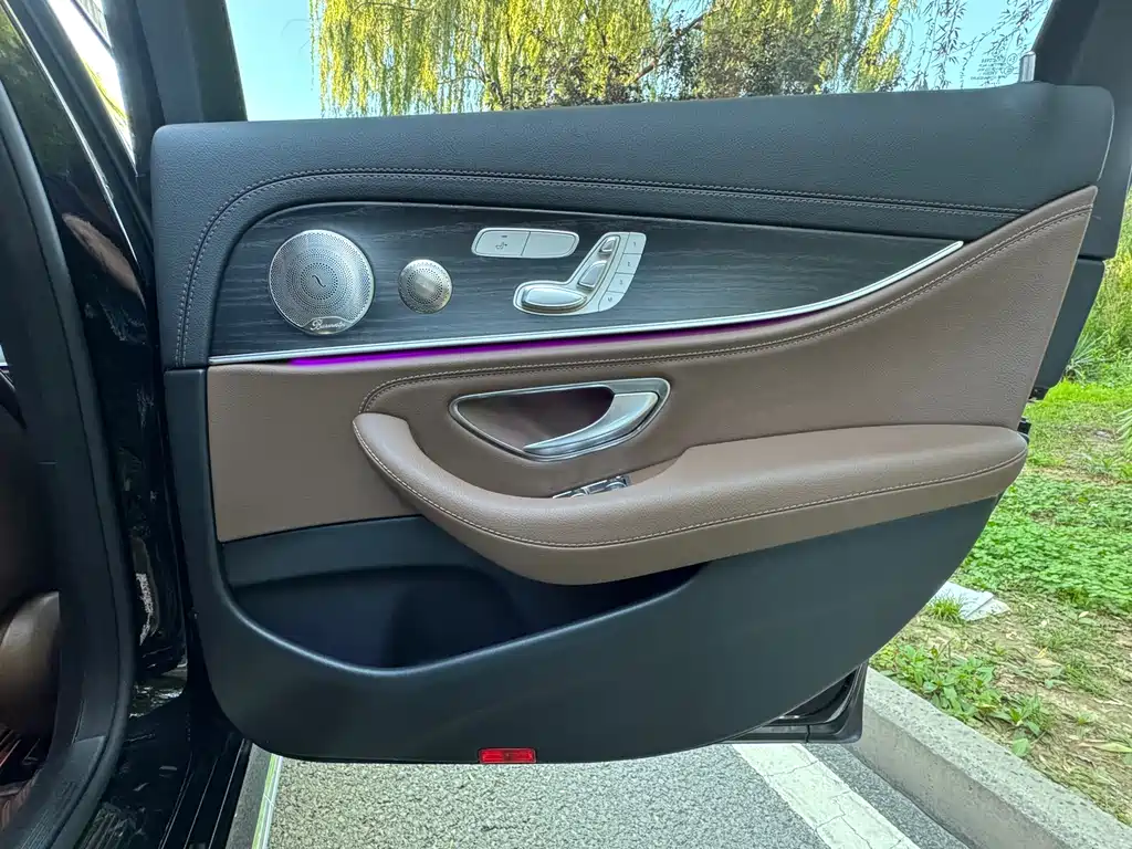 Mercedes-Benz E-Class 2023 — фото 18