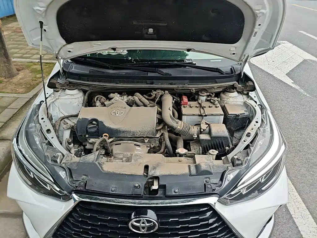 Toyota Yaris L 2022 — фото 16