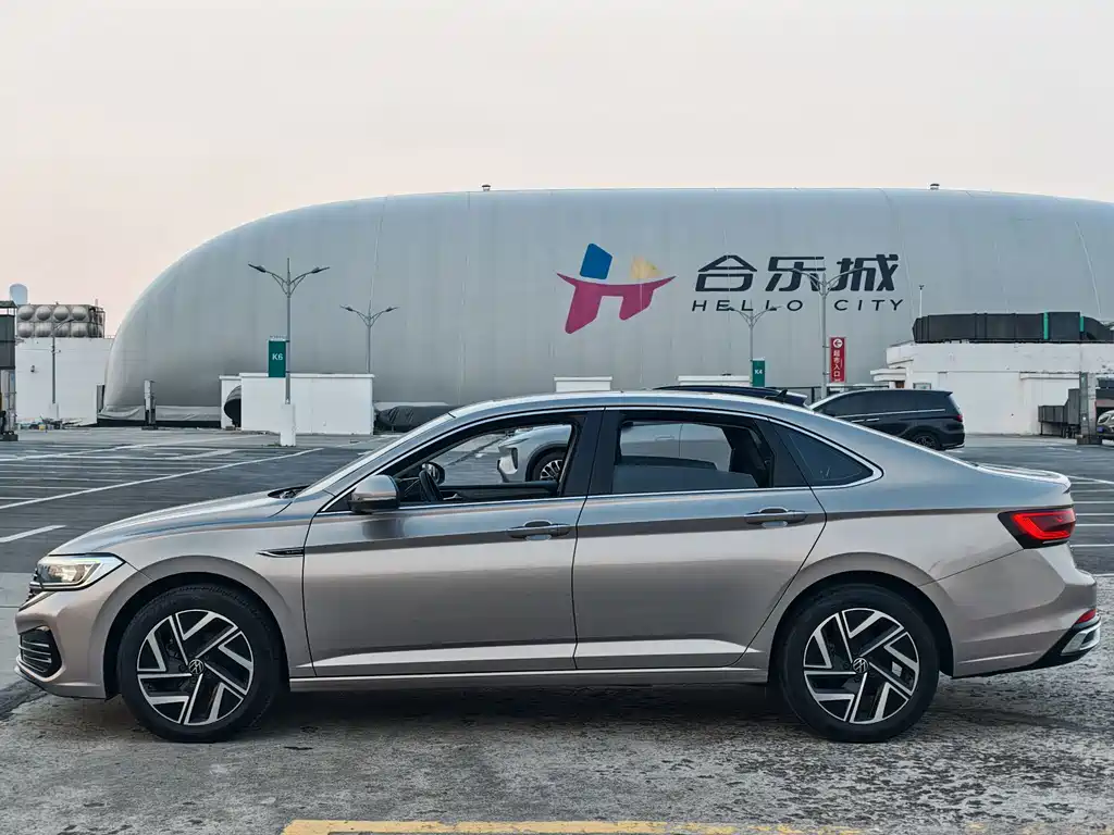 Volkswagen Sagitar 2023