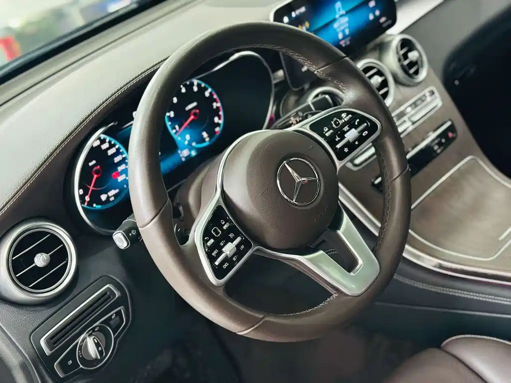 Mercedes-Benz GLC 2020 — фото 12