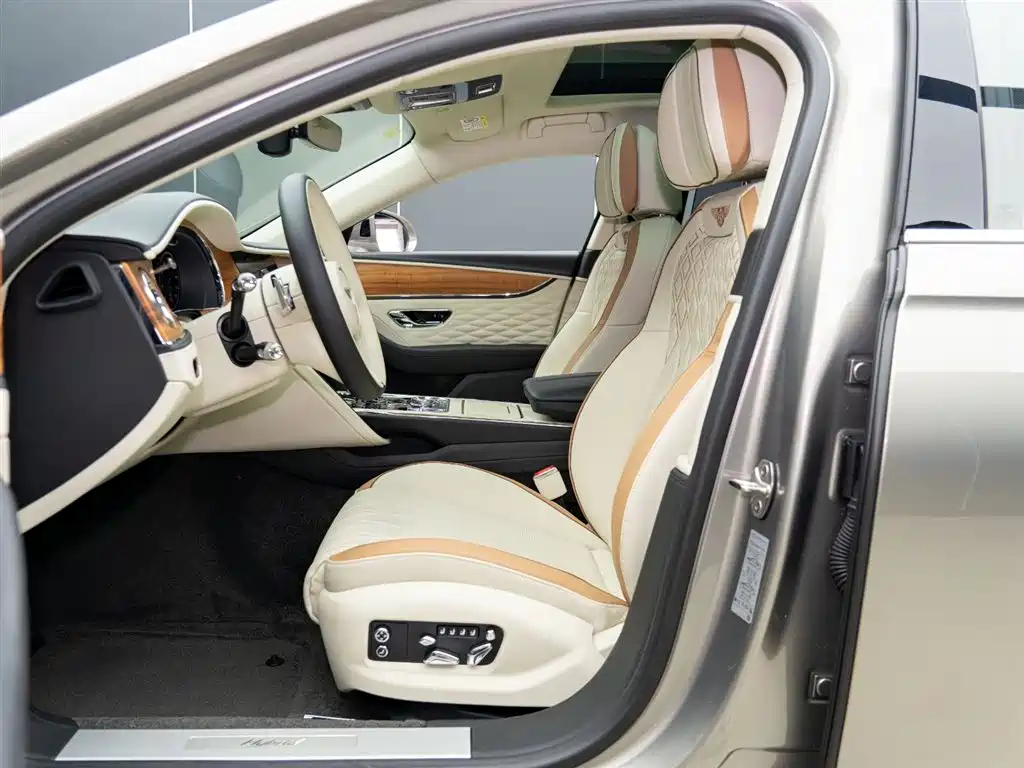 Bentley Flying Spur PHEV 2023 — фото 10