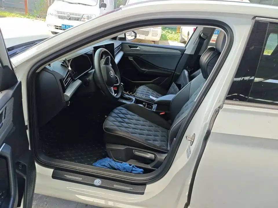 Volkswagen Sagitar 2025