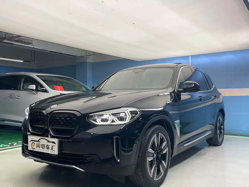 BMW iX3 2021 — фото 1