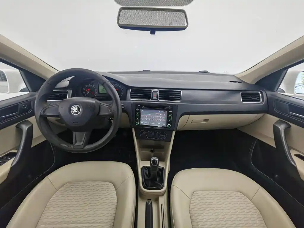 Skoda Rapid 2015