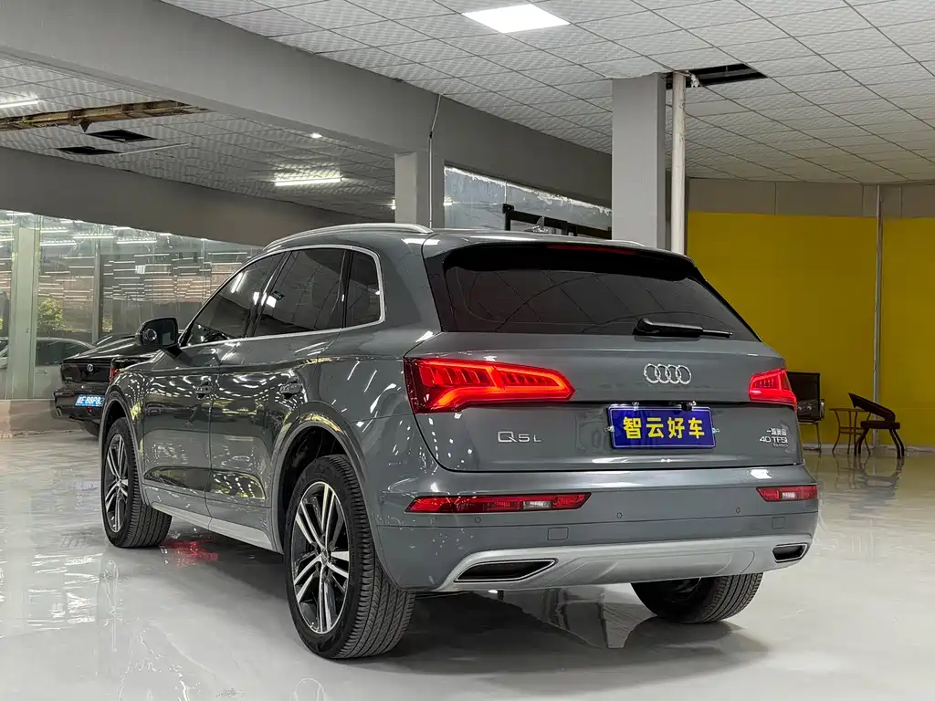 Audi Q5L 2020 — фото 7