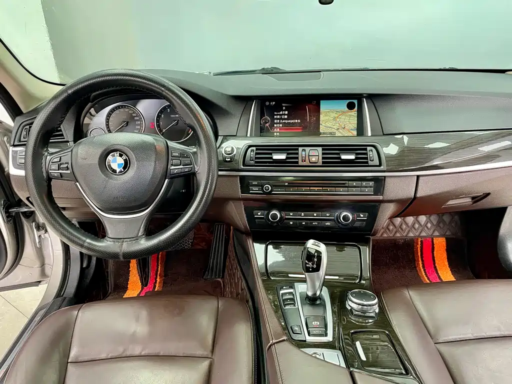 BMW 5 Series 2015 — фото 16