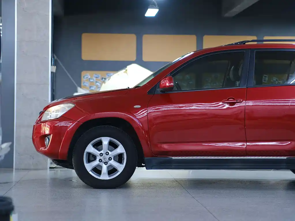 Toyota RAV4 2009 — фото 13
