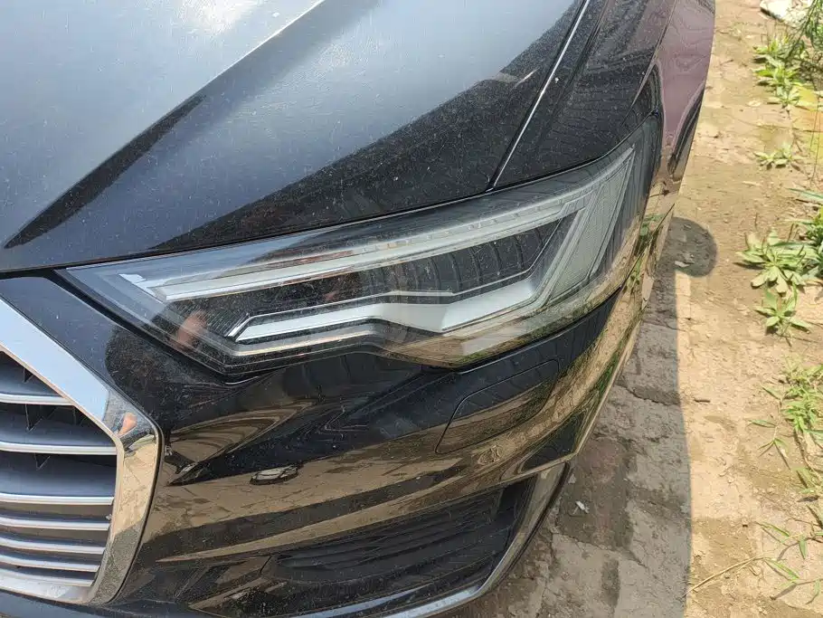 Audi A6L 2022