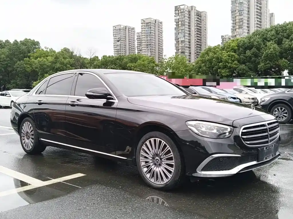 Mercedes-Benz E-Class 2023
