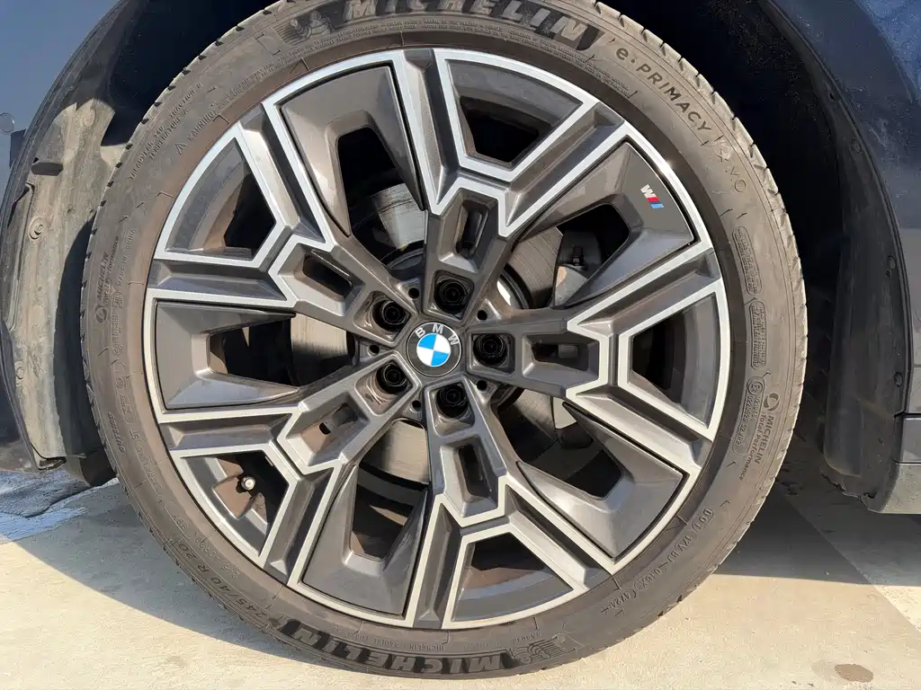 BMW 5 Series 2025 — фото 15