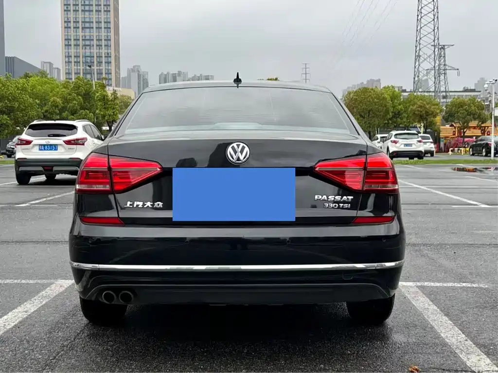 Volkswagen Passat 2018 — фото 12