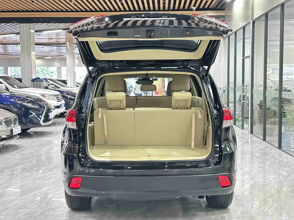 Toyota Highlander 2020 — фото 9