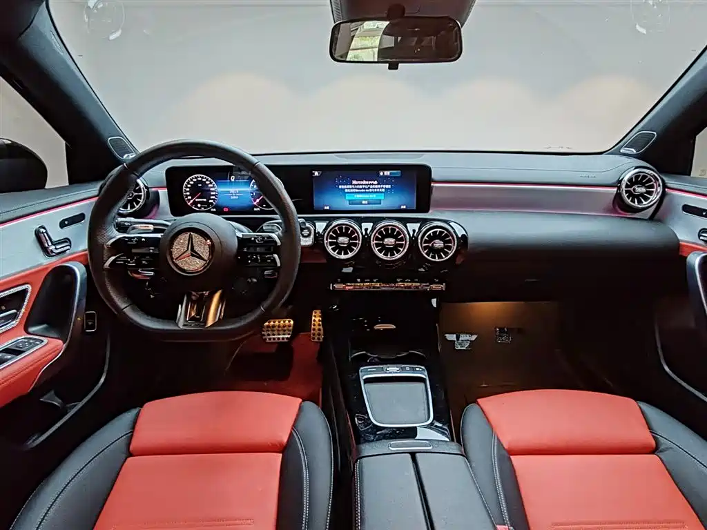 Mercedes-Benz A-Class AMG 2025 — фото 11