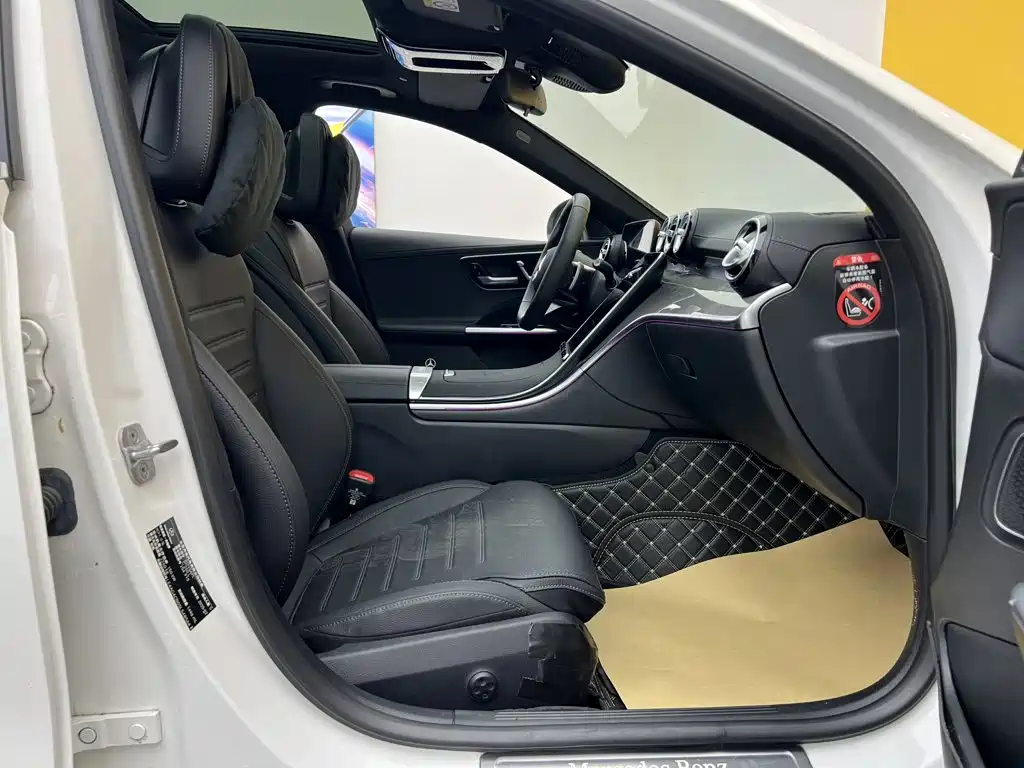Mercedes-Benz C-Class 2025 — фото 19