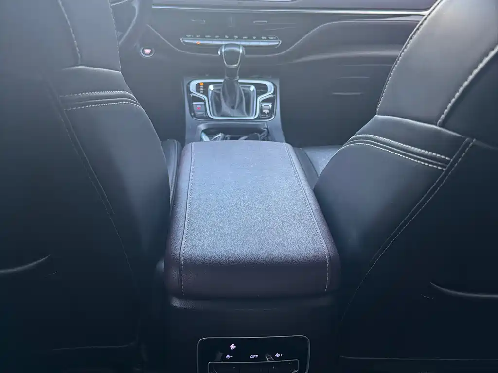 GAC Motor Trumpchi M6 2022 — фото 12