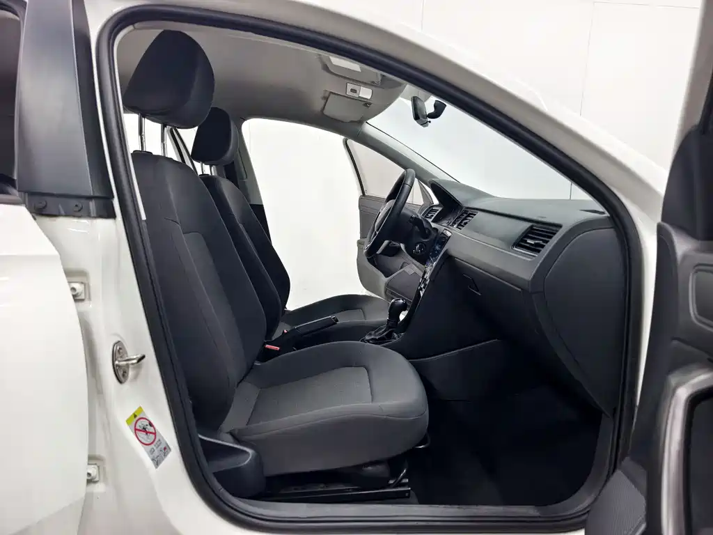 Skoda Rapid Spaceback 2015 — фото 13
