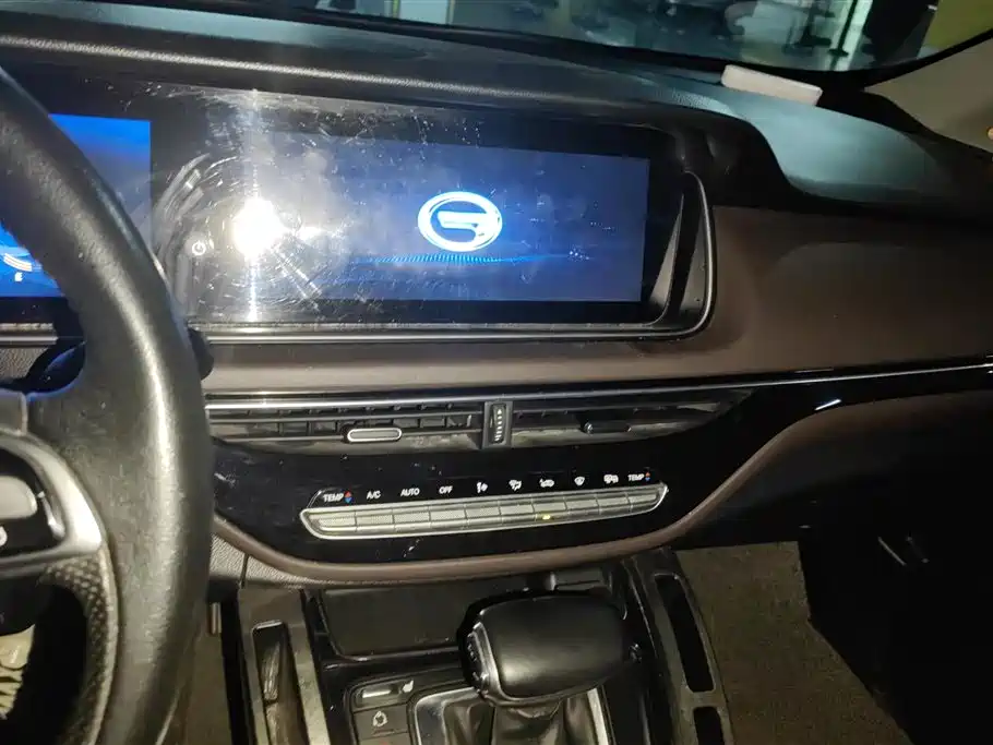 GAC Motor Trumpchi M6 2019 — фото 13