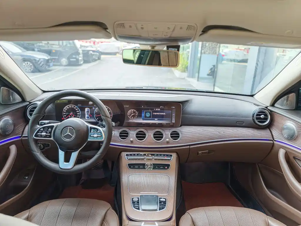 Mercedes-Benz E-Class 2020 — фото 9