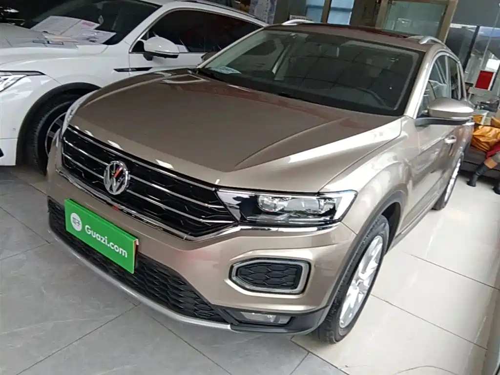Volkswagen T-Roc 2019 — фото 1