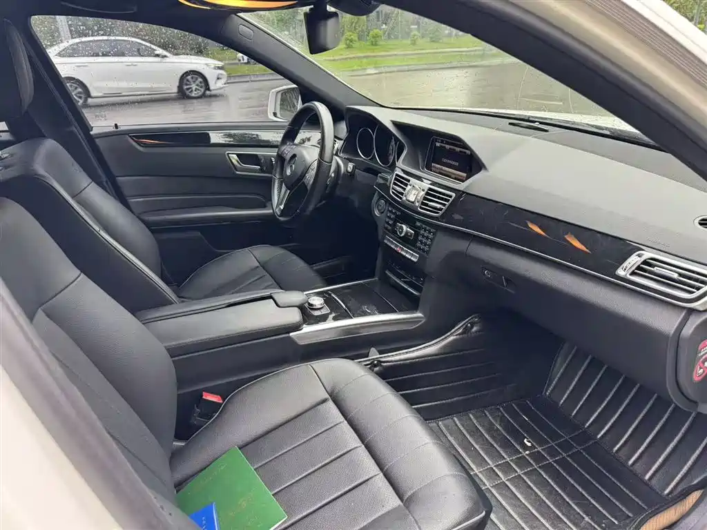 Mercedes-Benz E-Class 2015 — фото 15