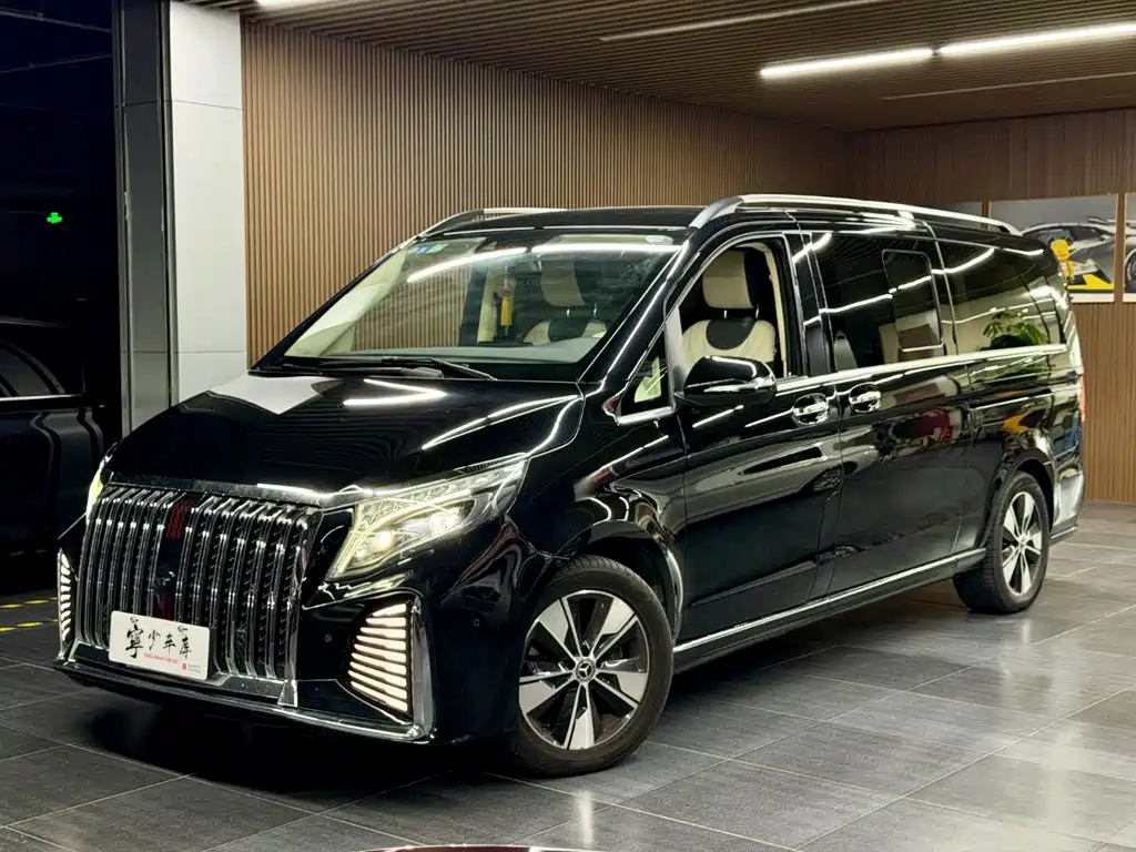 Mercedes-Benz V-Class 2021 — фото 1
