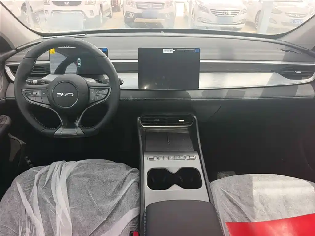 BYD Seal 05 DM-i 2026 — фото 10