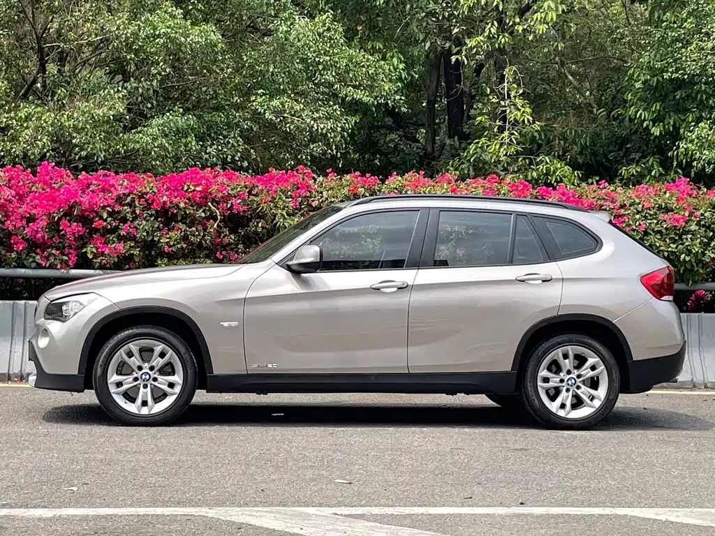 BMW X1 2012 — фото 5