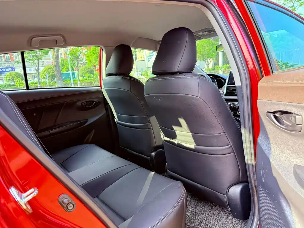 Toyota Yaris L 2014
