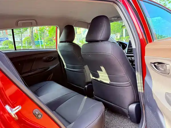 Toyota Yaris L 2014