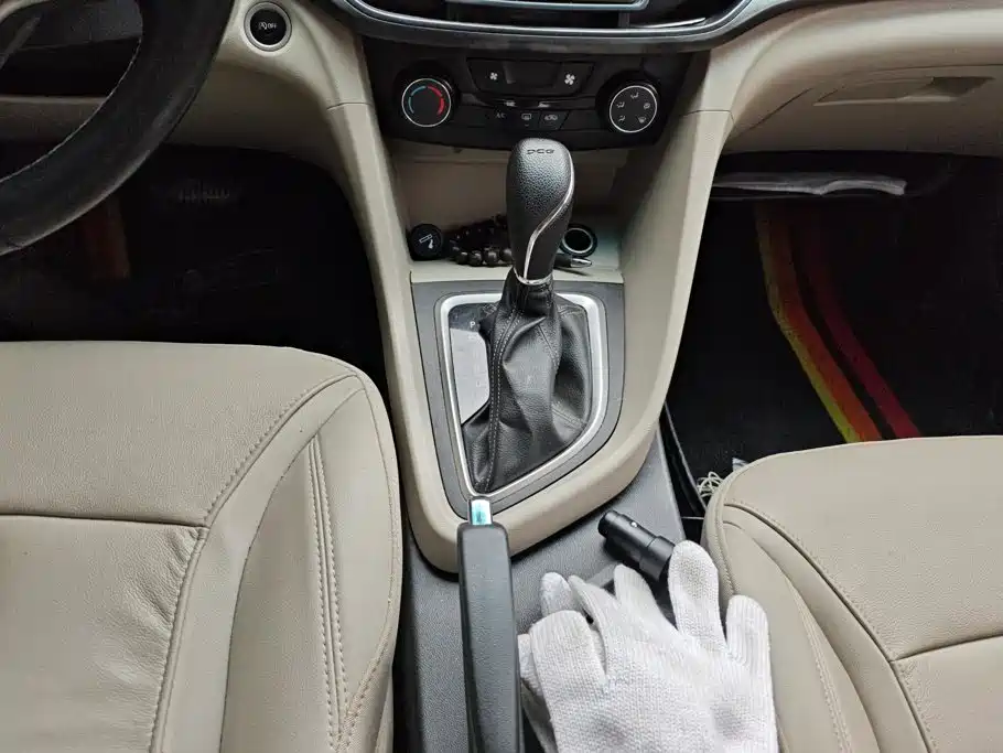 Buick Excelle 2018 — фото 16