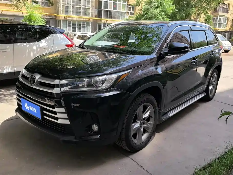 Toyota Highlander 2020 — фото 1