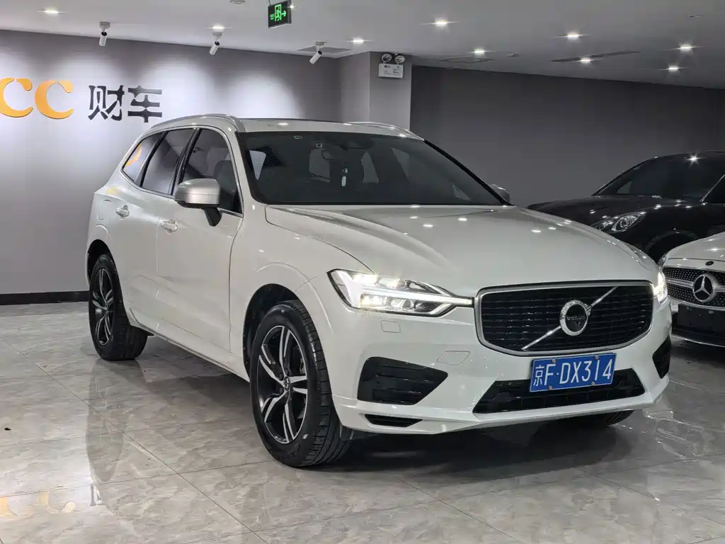 Volvo XC60 2018 — фото 3