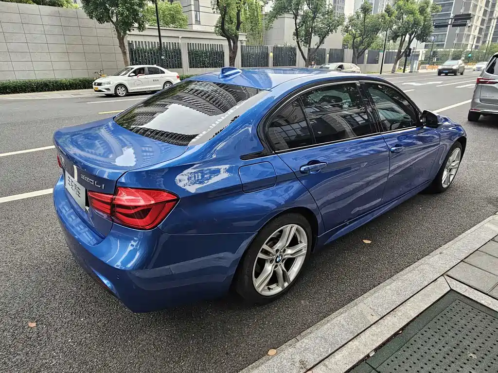 BMW 3 Series 2018 — фото 3