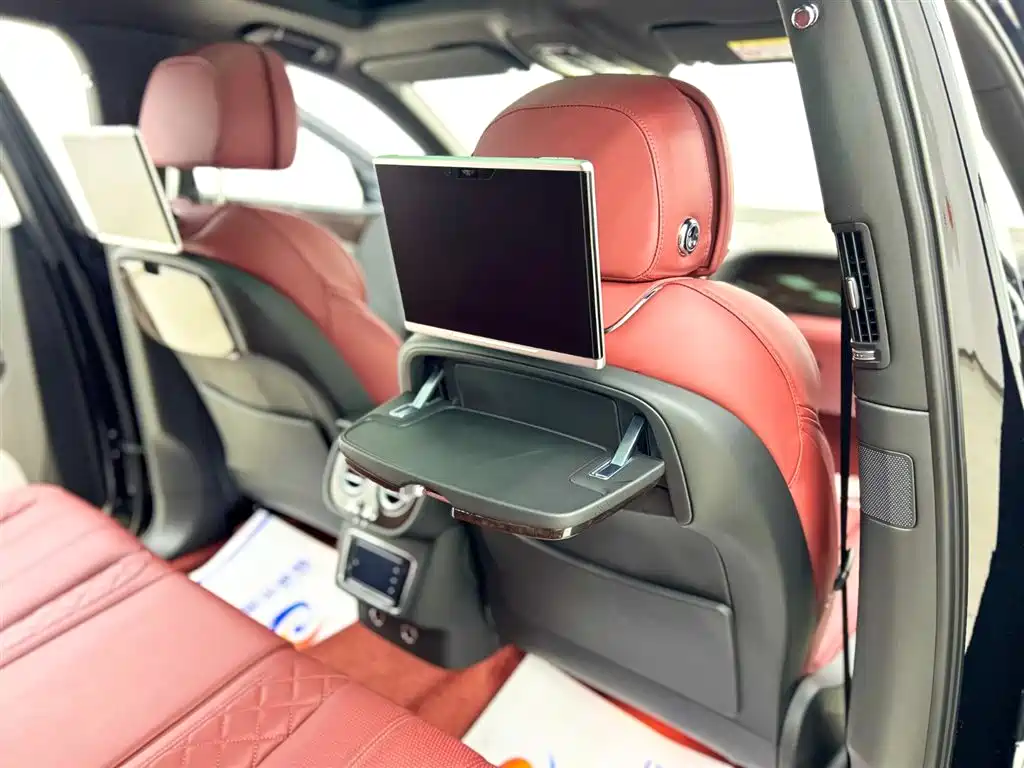 Bentley Bentayga 2018 — фото 17