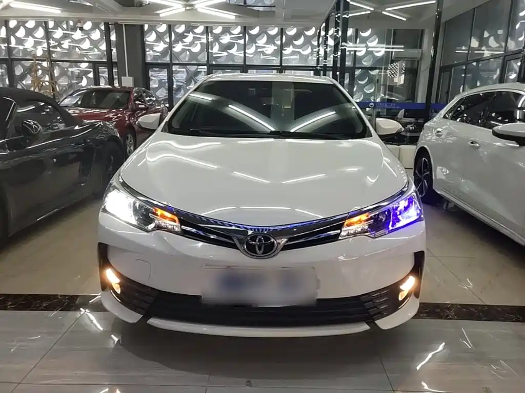 Toyota Corolla 2018 — фото 3