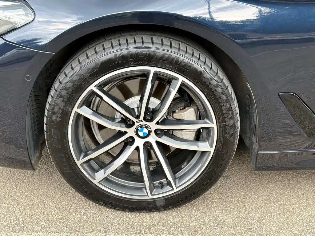 BMW 5 Series 2021