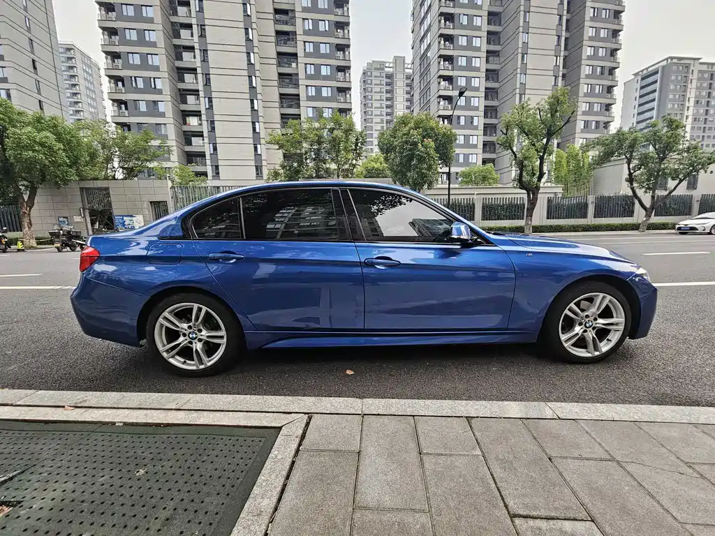 BMW 3 Series 2018 — фото 7