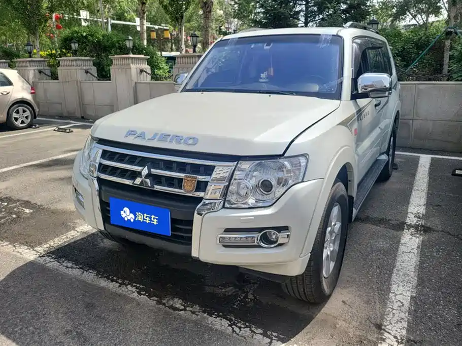 Mitsubishi Pajero 2018