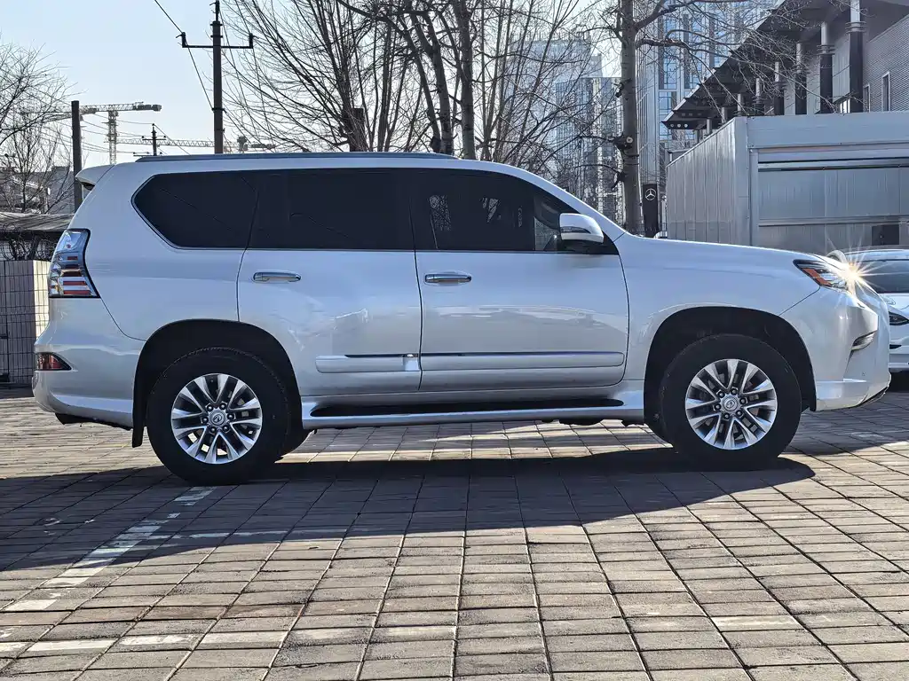 Lexus GX 2016 — фото 19