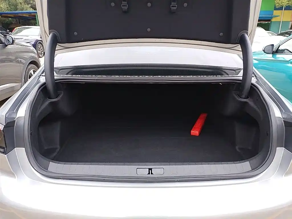 Peugeot 508 2021 — фото 19