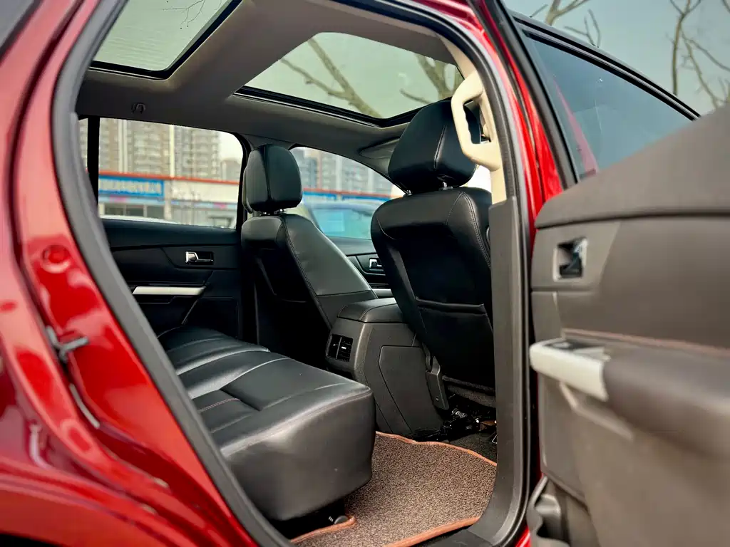 Ford Edge 2015 — фото 25