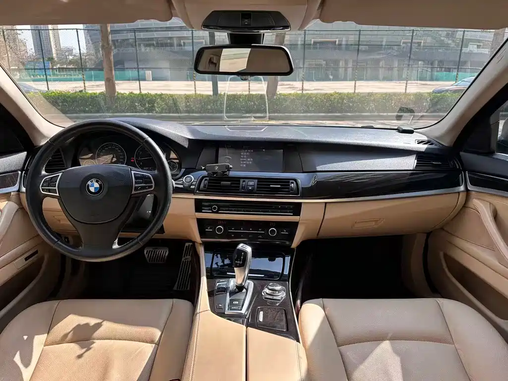 BMW 5 Series 2013 — фото 9