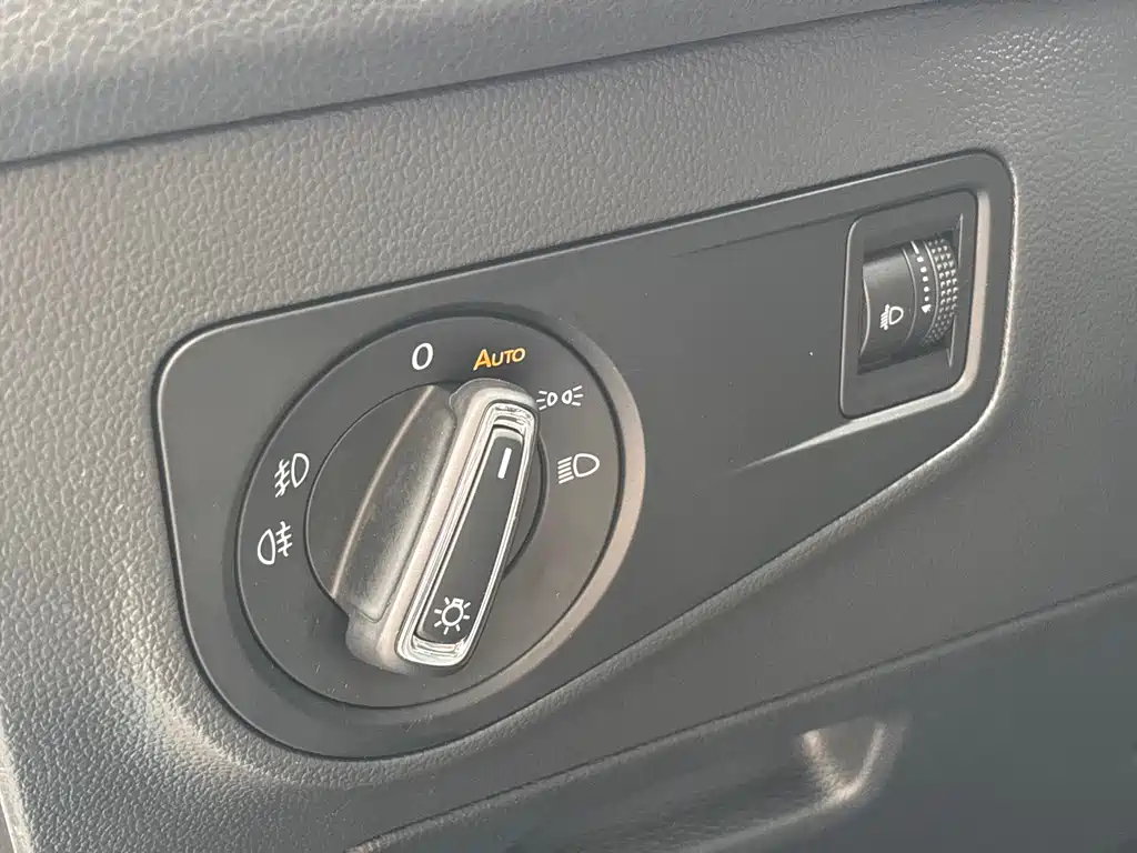 Volkswagen Tiguan L 2020 — фото 11