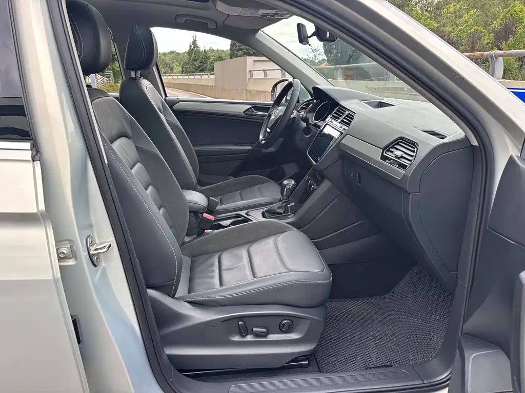Volkswagen Tiguan L 2020 — фото 21