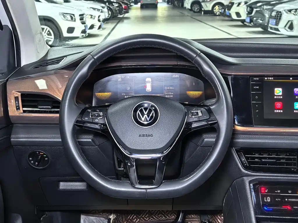 Volkswagen Tharu 2022 — фото 11