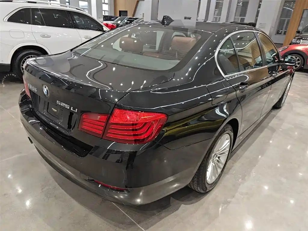 BMW 5 Series 2015 — фото 7