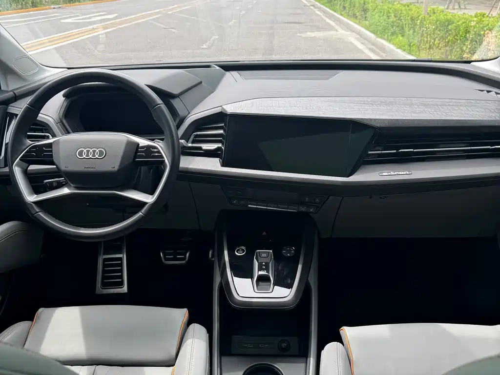 Audi Q5 e-tron 2022 — фото 17