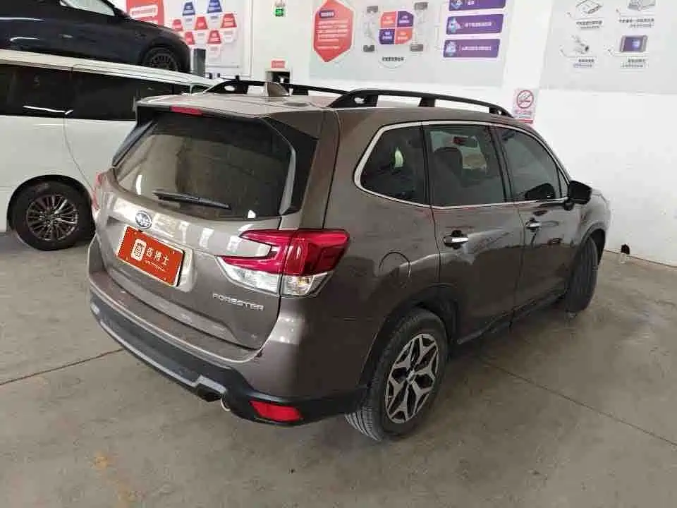 Subaru Forester 2022 — фото 13